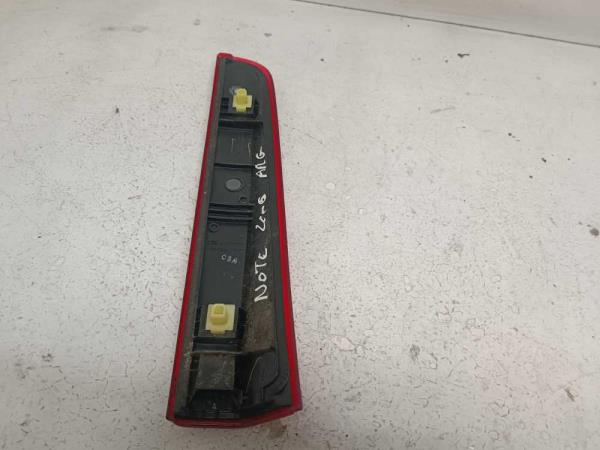 FEU ARRIERE GAUCHE NISSAN - Vue 2